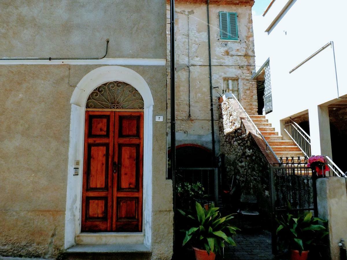 Centralissimo Nel Cuore Del Borgo Suvereto Exterior photo